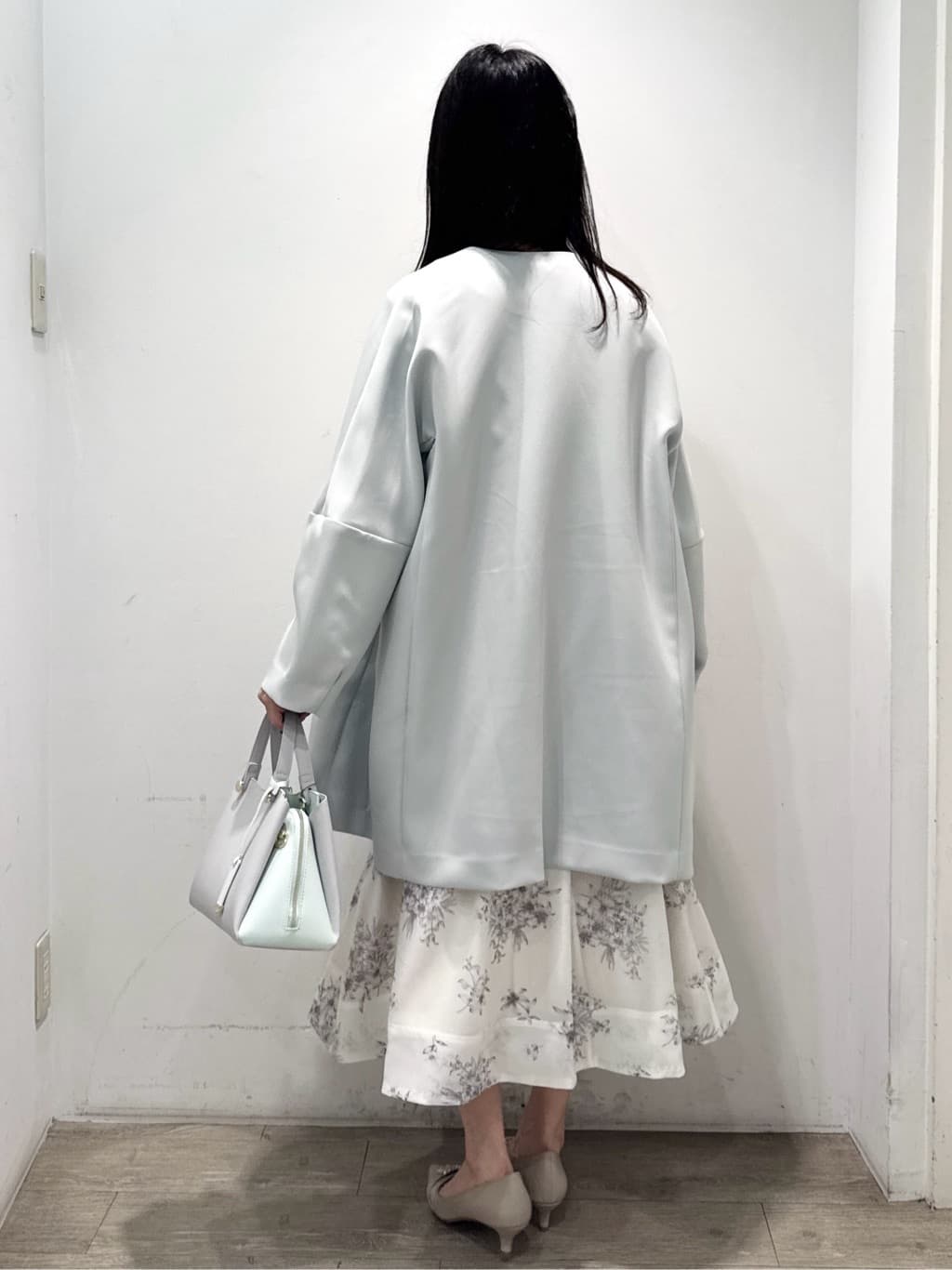 yuicciさんの「OPAQUE.CLIP｜ビジューボタンヘンリーネックニット【洗濯機OK】」を使ったコーディネート