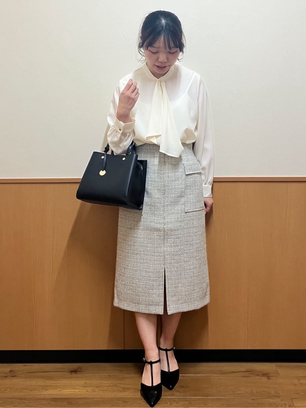MAYUKIさんの「index｜アシンメトリーボウタイブラウス【洗濯機OK／イージーアイロン／防シワ】《XS～LL》」を使ったコーディネート