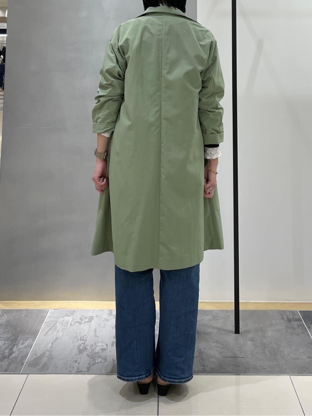 shihoさんの「INDIVI｜【洗える／前後2WAY／アンサンブル可能】ドルマンスリーブカーディガン」を使ったコーディネート