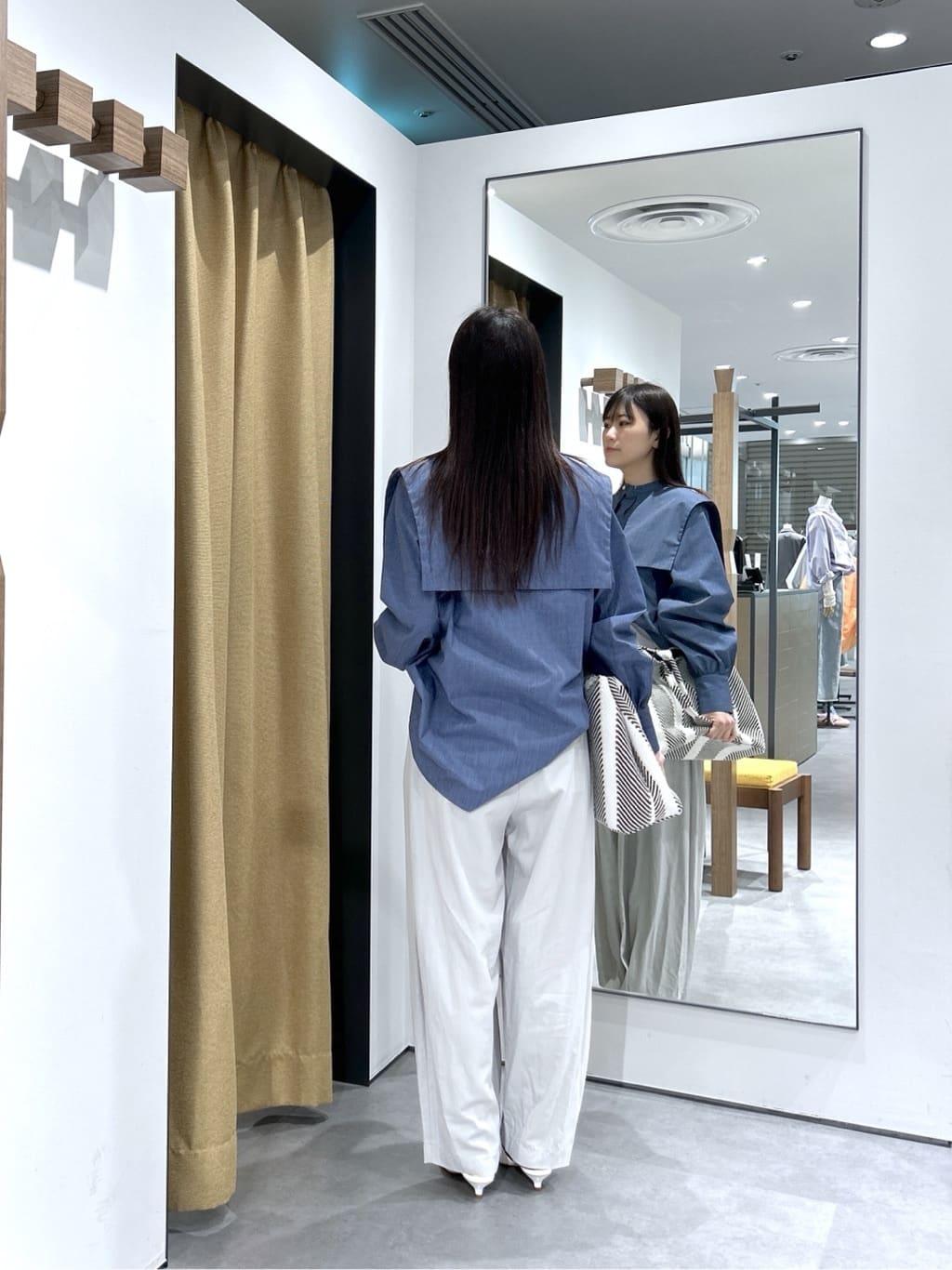 Renoさんの「INDIVI｜ビッグカラーシャツ」を使ったコーディネート