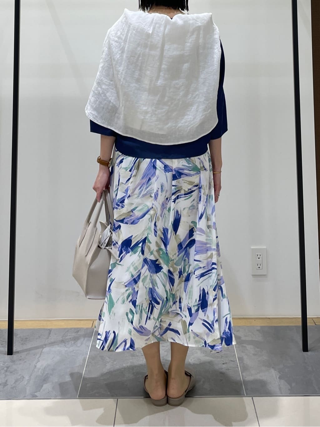 shihoさんの「INDIVI｜【洗える／UVケア／SETUP可能】デニムライク ランタン袖ブラウス」を使ったコーディネート