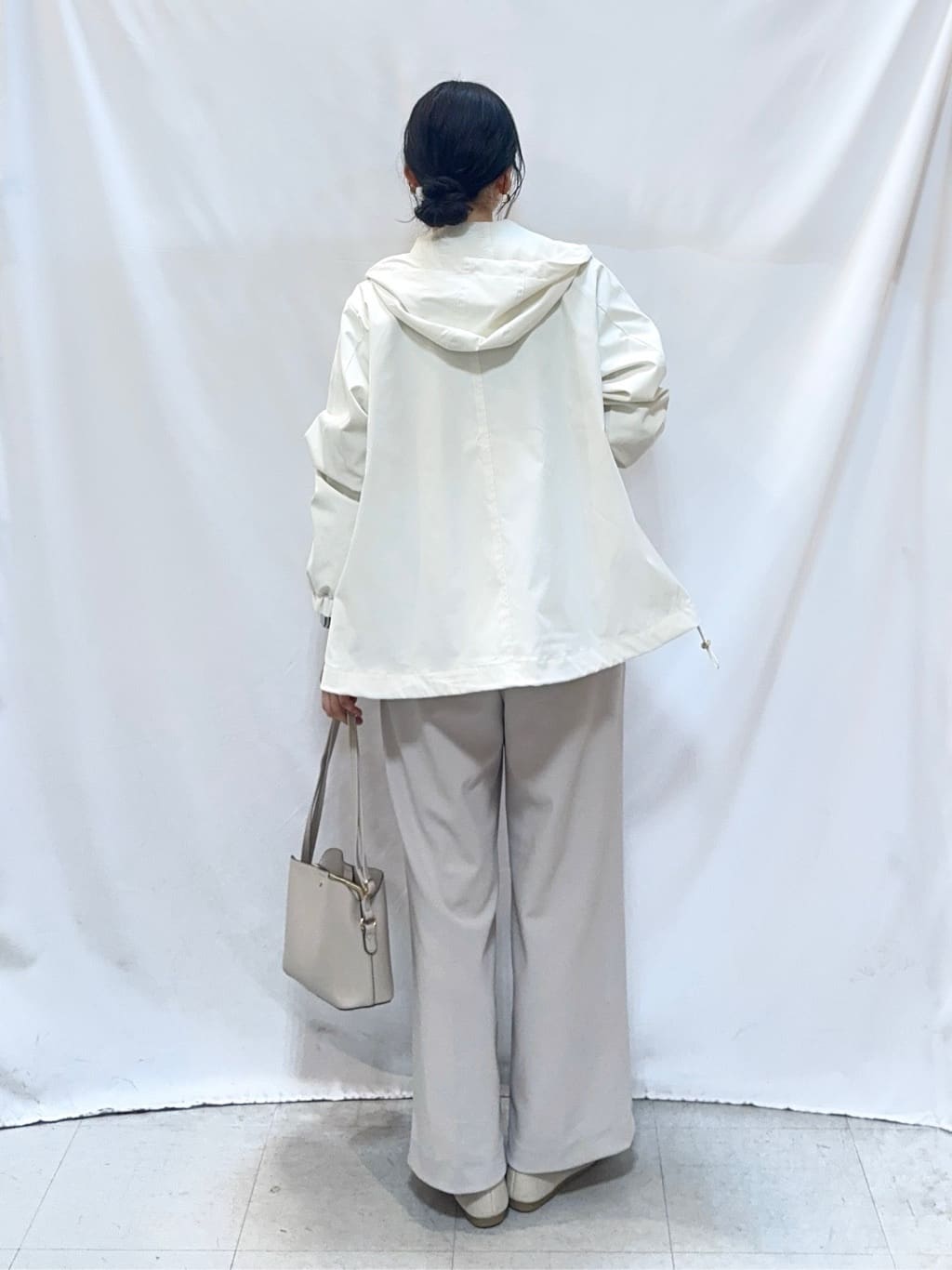 𝐇𝐢𝐫𝐨𝐦𝐢さんの「SHOO･LA･RUE｜【洗濯機可/S-LL】さらりと軽やか インせず着られる すっきり見えドルマンニット」を使ったコーディネート