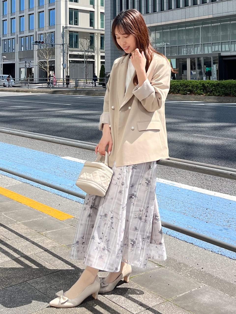 はばさんの「Couture brooch｜【接触冷感・UVカット】エンブロドルマントップス」を使ったコーディネート