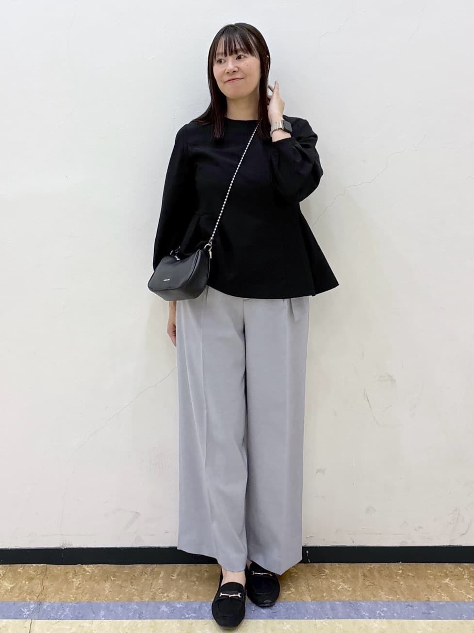 akariさんの「index｜【吸水速乾】ストレッチワイドストレートパンツ／セットアップ対応《洗濯機OK》」を使ったコーディネート