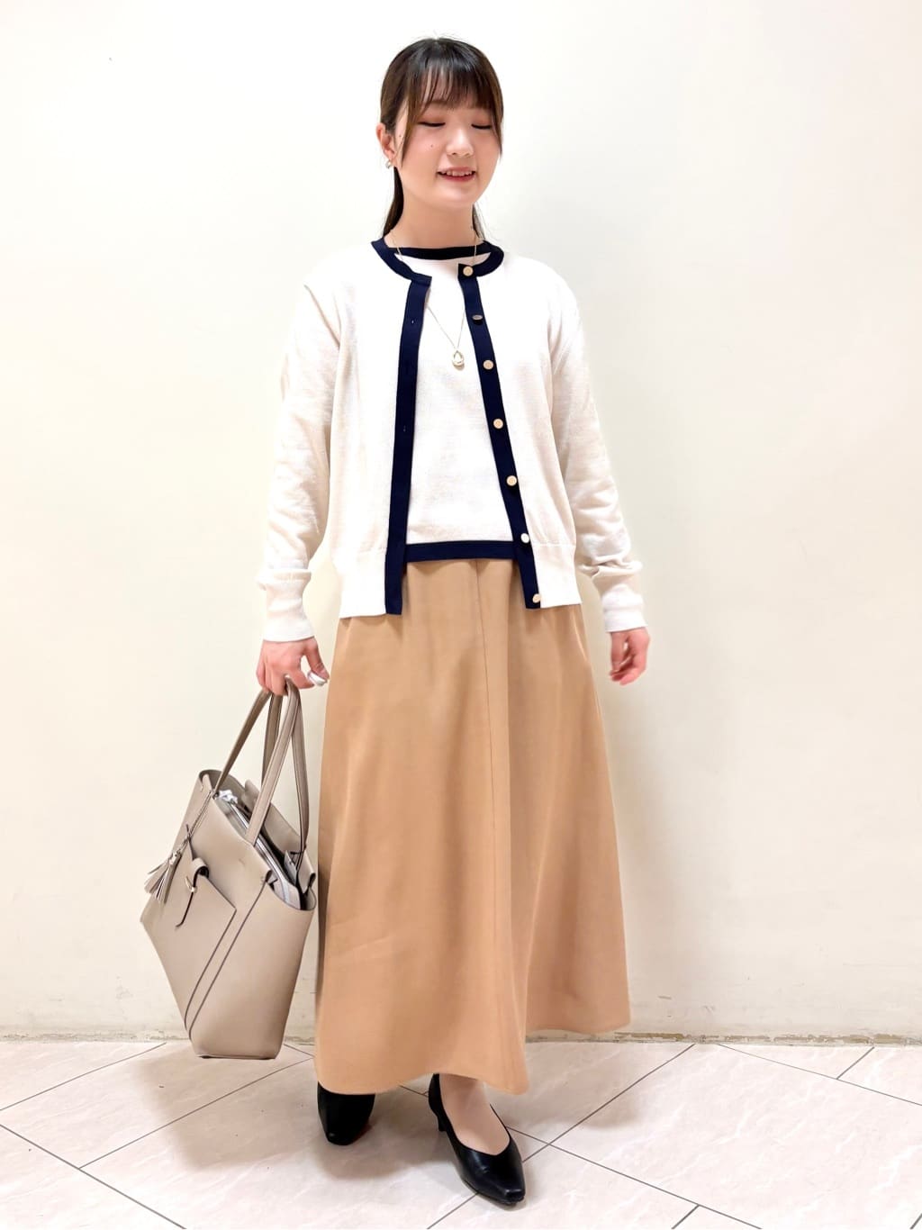 mikiさんの「Reflect｜【アンサンブル可】バイカラーカーディガン」を使ったコーディネート