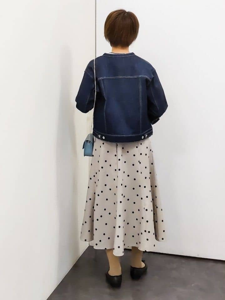 やまちゃんさんの「grove｜着心地軽やか、動きやすいストレッチデニムジャケット」を使ったコーディネート