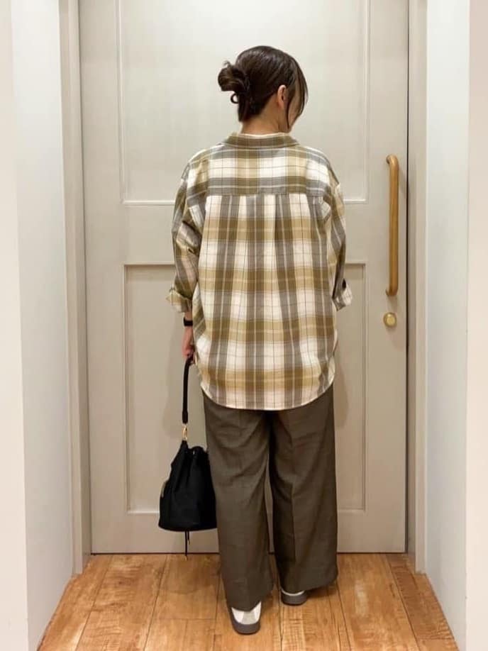 kawaさんの「SHOO･LA･RUE｜【洗濯機可/S-LL】程よい抜け感 大人のチェックシャツ」を使ったコーディネート