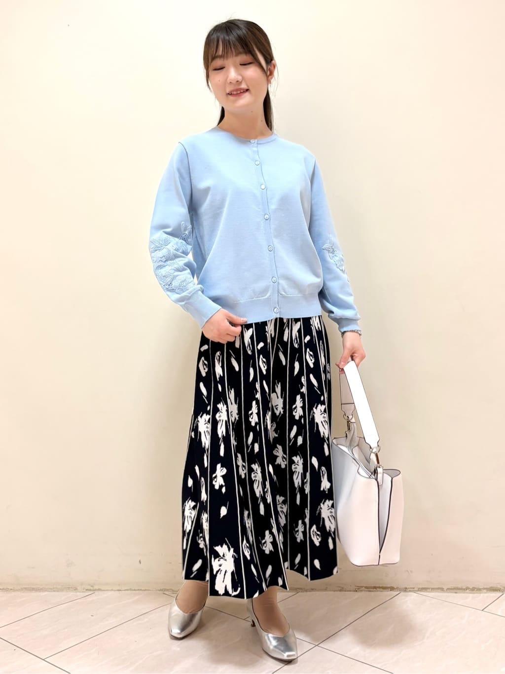 mikiさんの「Reflect｜レースデザインスリーブカーディガン」を使ったコーディネート