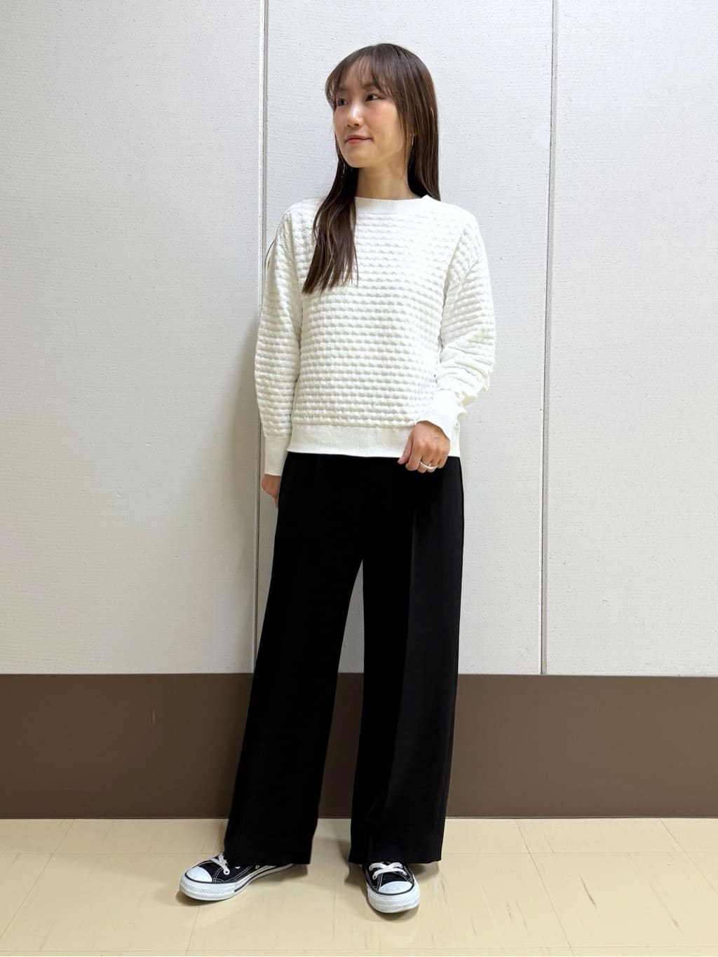 mamiさんの「INDIVI｜【洗える／凹凸編み】ジャカードニット」を使ったコーディネート