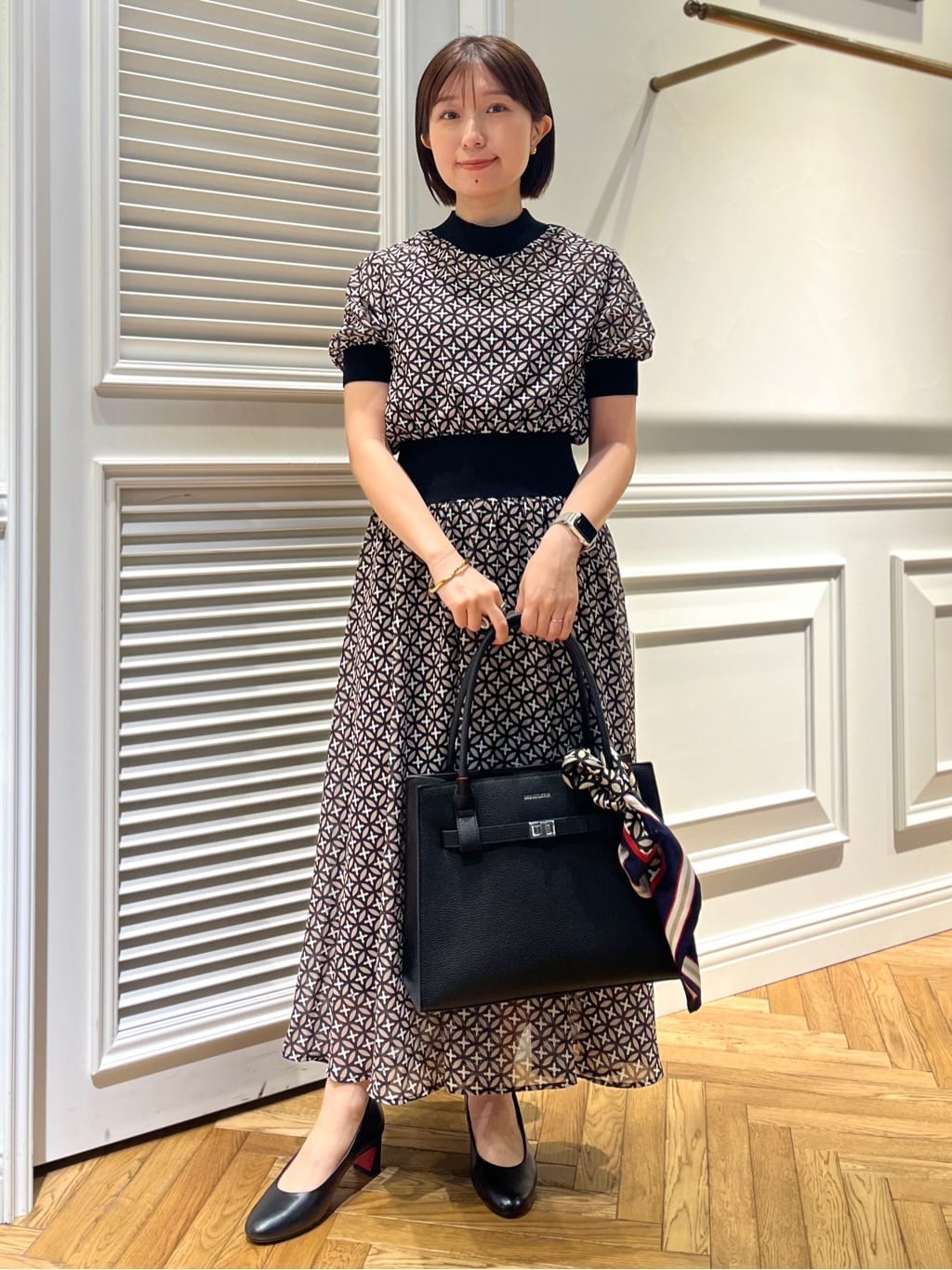 つじ まこさんの「DRESSTERIOR｜◆【再入荷/otonaMUSE5月号掲載/ウォッシャブル】オーバーラップサークル シアードレス」を使ったコーディネート