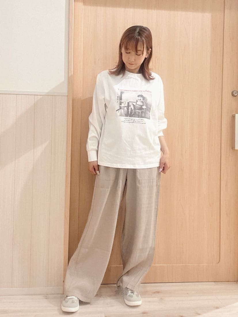 モカさんの「SHOO･LA･RUE｜【綿100％/S-LL/プチプラ】選べる3柄 プリントアソートロンT」を使ったコーディネート