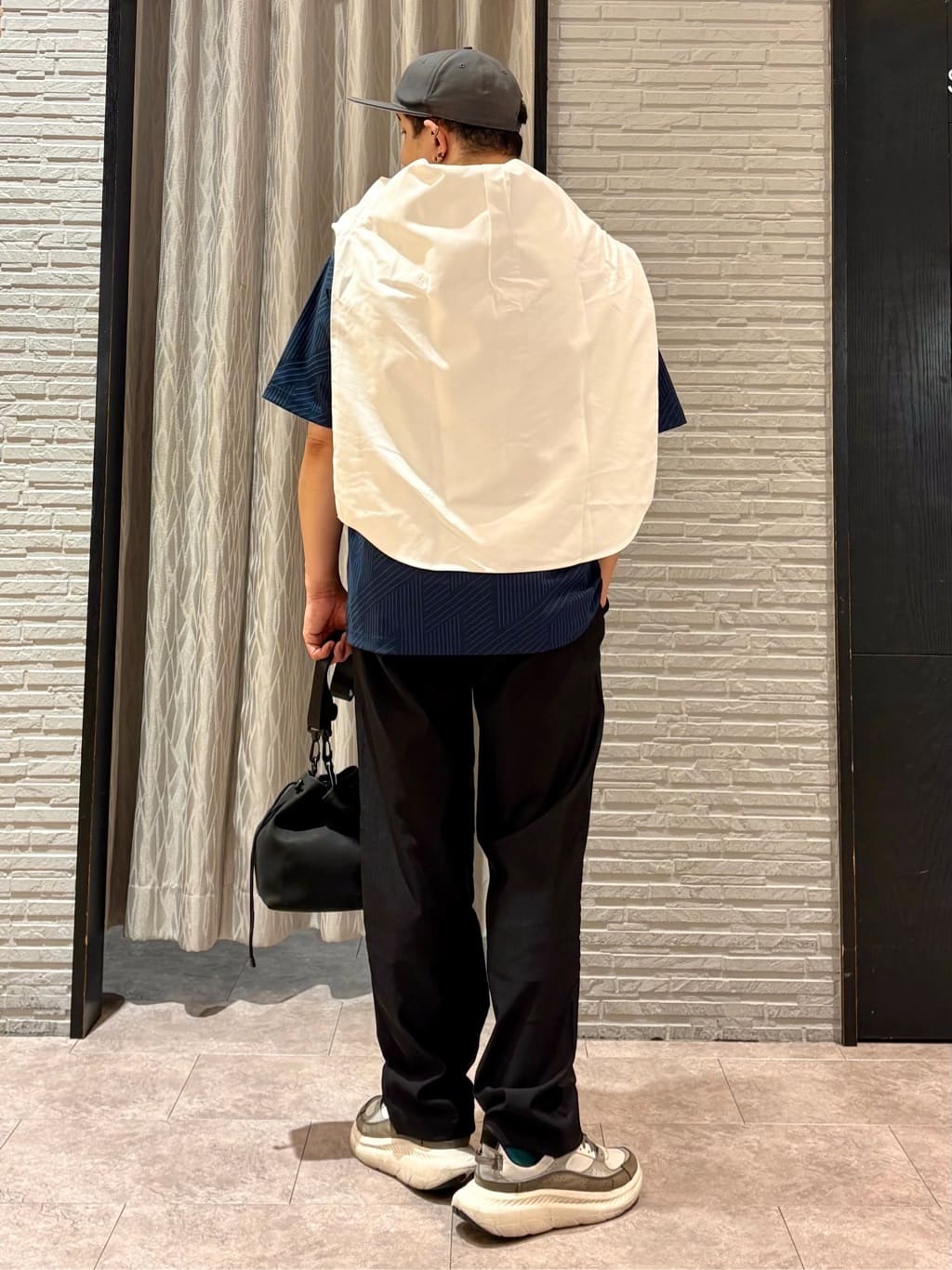 Pーyamaさんの「THE SHOP TK｜【無地だと少し物足りないという方へ】ジオメトリック柄 半袖Tシャツ 洗濯機OK」を使ったコーディネート