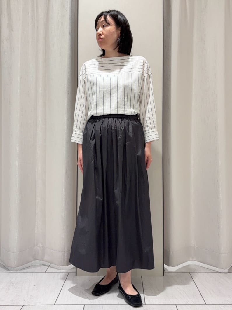 わたなべさんの「UNTITLED｜◆【セットアップ可/ウエストゴム】シャイニータイプライタースカート」を使ったコーディネート