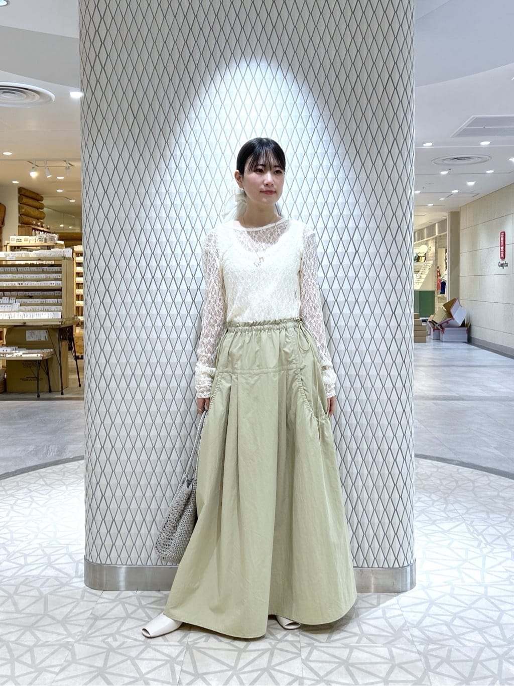 Renoさんの「INDIVI｜【一部店舗限定】バックオープンレースカットソー」を使ったコーディネート