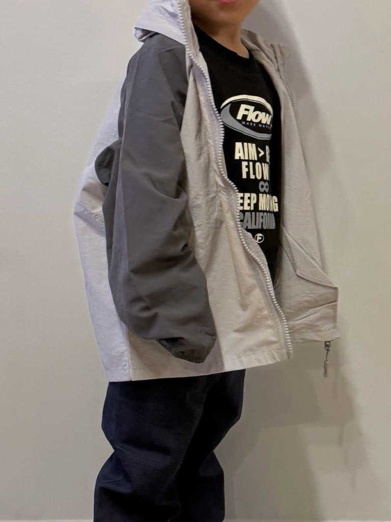 chさんの「THE SHOP TK｜【110－160】配色ナイロンブルゾン」を使ったコーディネート