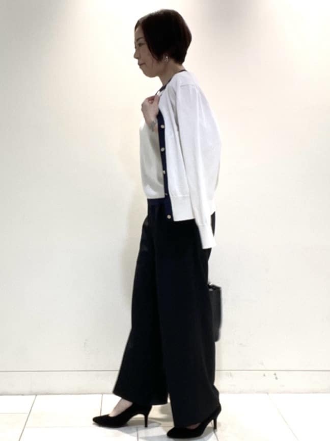 フミさんの「Reflect｜【アンサンブル可】バイカラーカーディガン」を使ったコーディネート