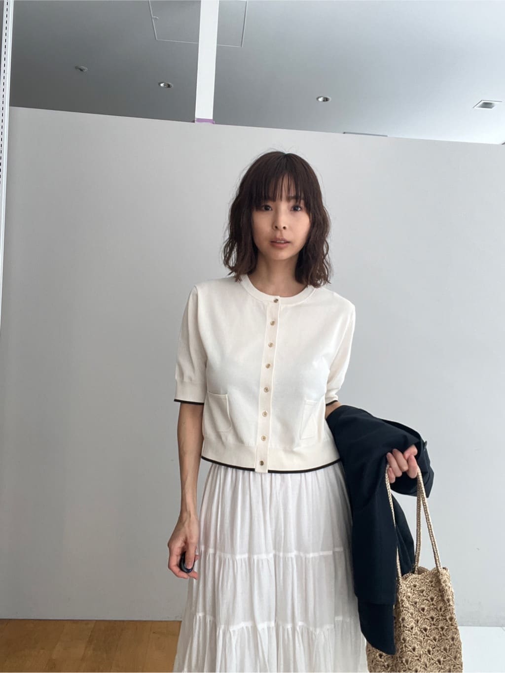 misaさんの「DRESSTERIOR｜【ウォッシャブル/撥水素材】Aラインショートトレンチジャケット」を使ったコーディネート