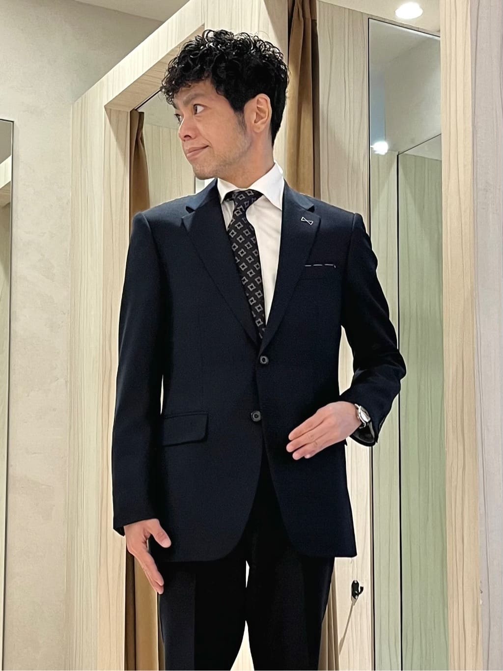 URAさんの「TAKEO KIKUCHI｜【Made in JAPAN】立菱（たてびし）スーツ」を使ったコーディネート
