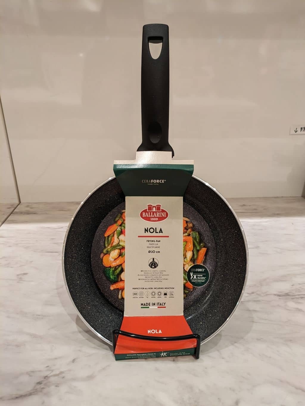 minoriさんの「212 KITCHEN STORE｜サリーナ セラミックフライパン 20センチ ＜BALLARINI バッラリーニ＞」を使ったコーディネート