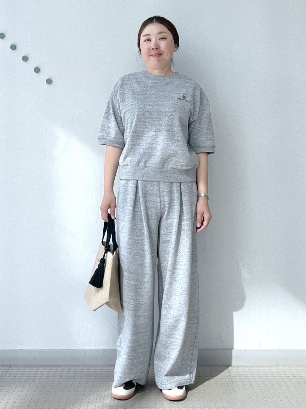 Soeさんの「DRESSTERIOR｜【セットアップ可/ウォッシャブル】ストレッチ裏毛ハーフスリーブプルオーバー」を使ったコーディネート