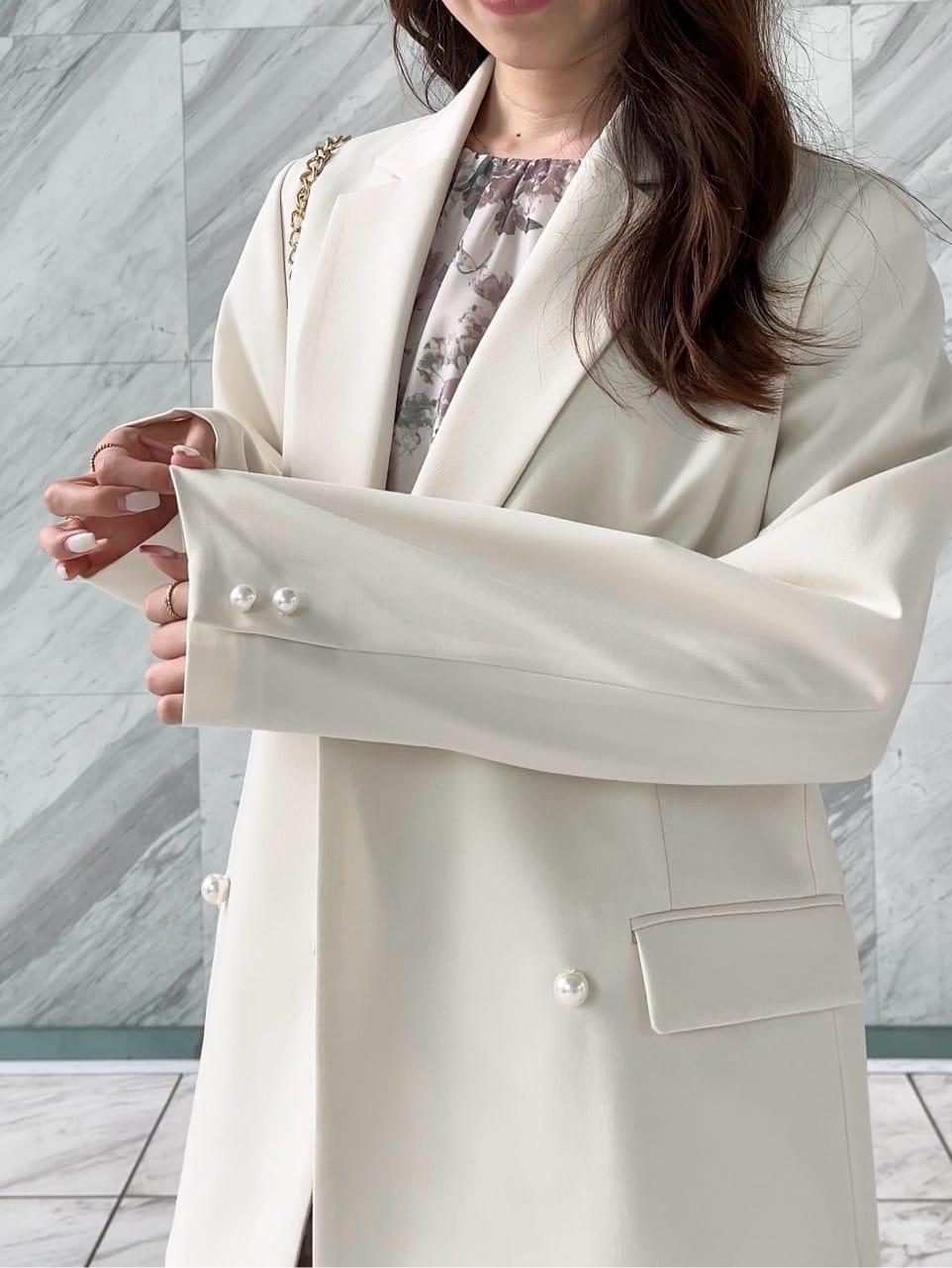 はばさんの「Couture brooch｜【洗える・通勤】パール調ボタン テーラードジャケット」を使ったコーディネート