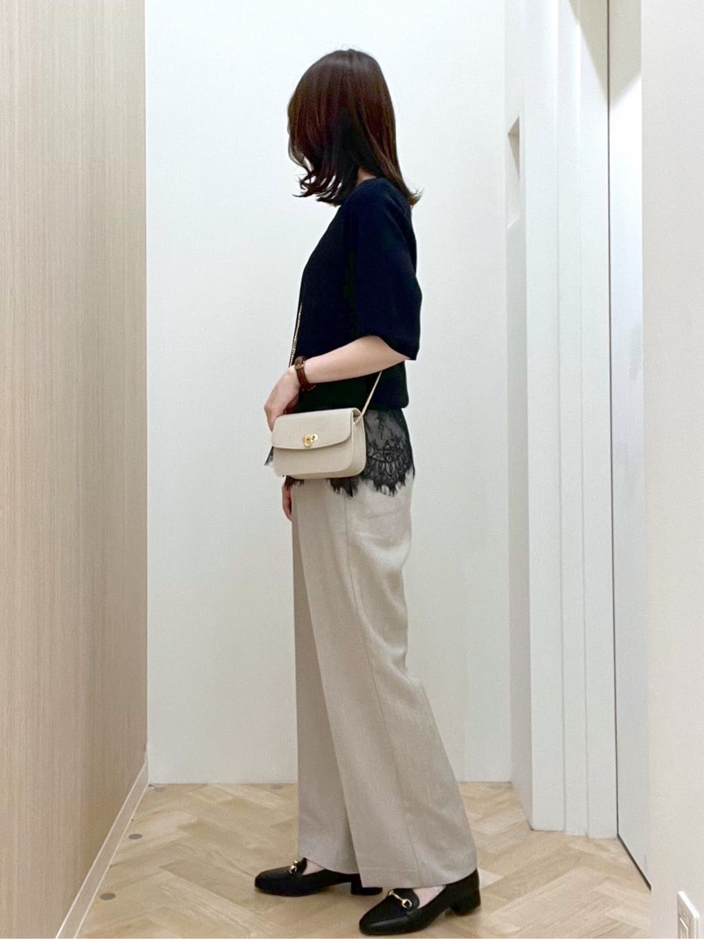  おまつさんの「grove｜【シリーズ累計36万枚/UVカット・ひんやり・洗濯機OK】やわらかドライタッチ 五分袖クルーネックニ」を使ったコーディネート