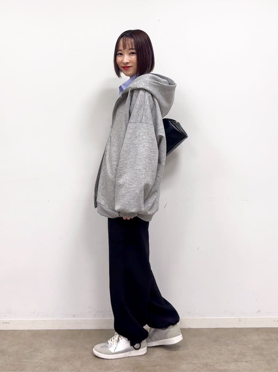 𝐜𝐡𝐢𝐤𝐚さんの「SHOO･LA･RUE｜【洗濯機可/S-LL/2WAY】こなれたカジュアルスタイルに イージーカーゴパンツ」を使ったコーディネート