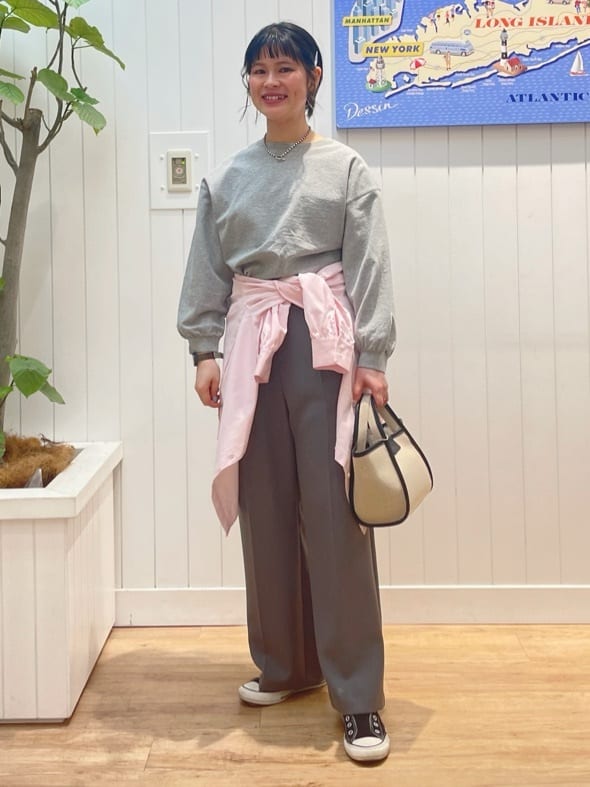 mikaさんの「Dessin｜【360度可愛い・洗える】バックヘンリーカットソー」を使ったコーディネート