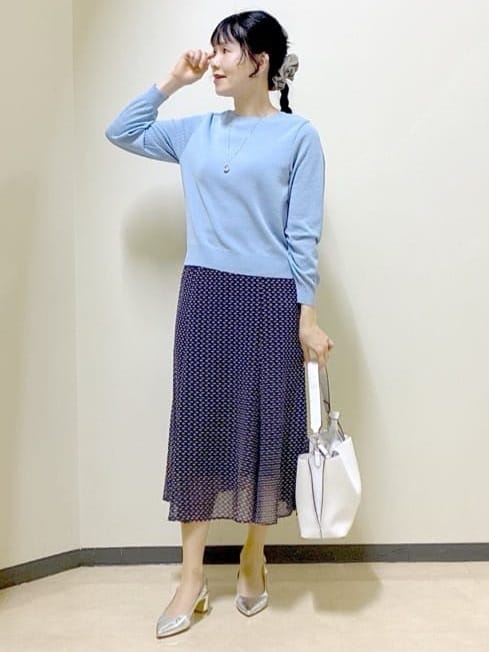  beni_gingerさんの「Reflect｜【WEB先行カラーあり／マシンウォッシュ可／ウエスト総ゴム】コツキ幾何柄ロングスカート」を使ったコーディネート