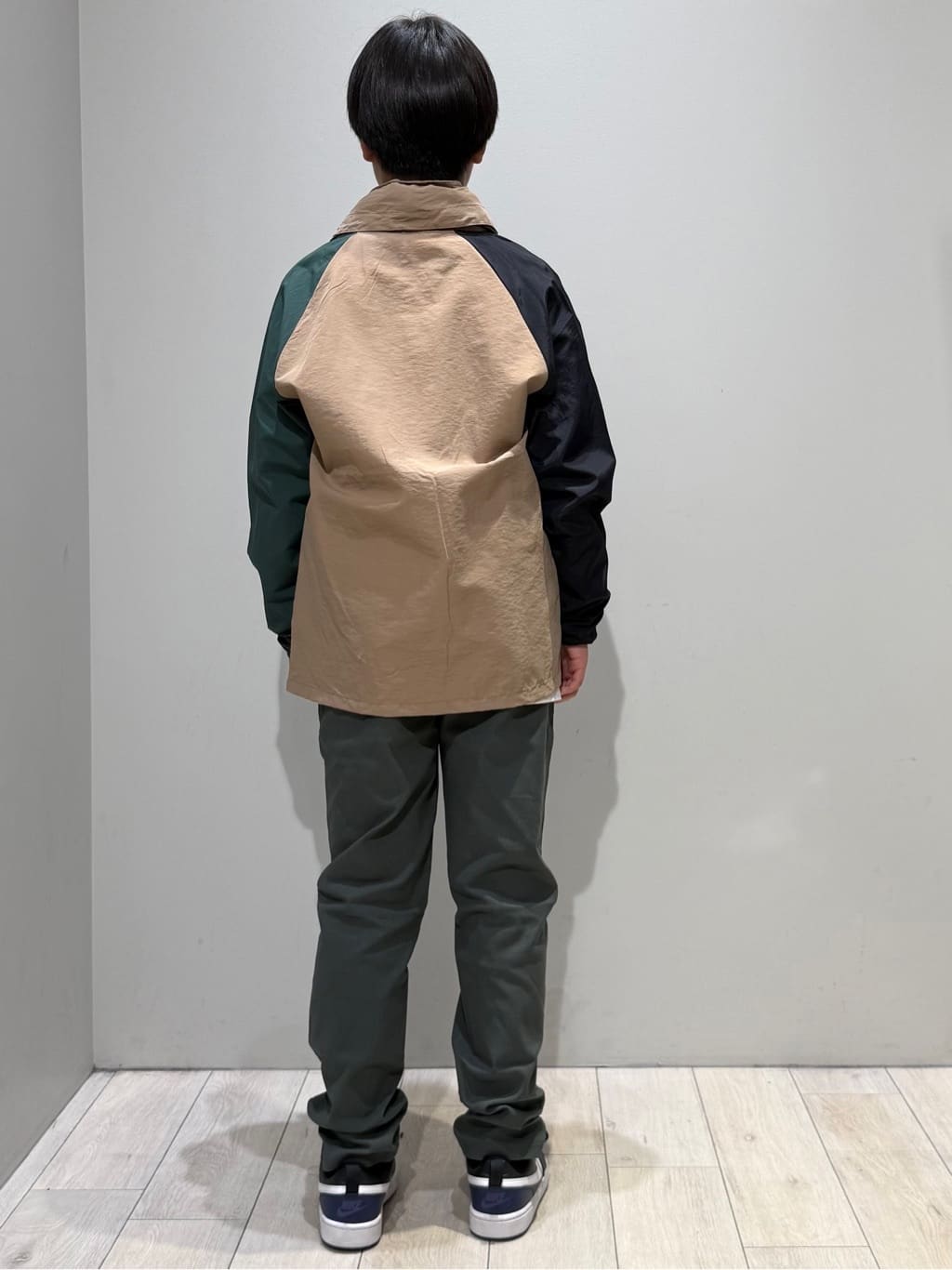 kuboさんの「THE SHOP TK｜【110－160】配色ナイロンブルゾン」を使ったコーディネート