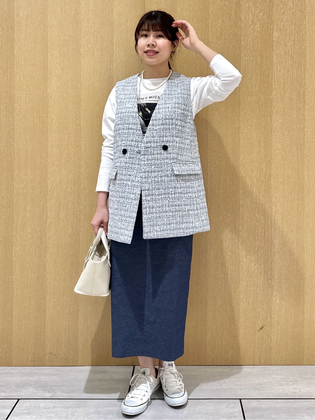nanaさんの「UNTITLED｜【きれいめカジュアル】ツイードカラーレスジレ」を使ったコーディネート