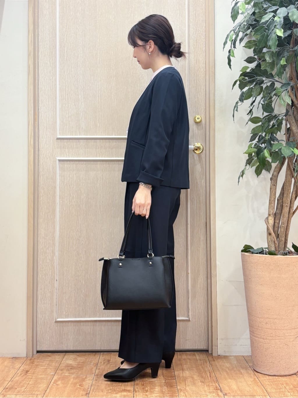 なみさんの「SHOO･LA･RUE｜【洗濯機可/UV/SS-3L】すっきり好印象 ノーカラージャケット」を使ったコーディネート