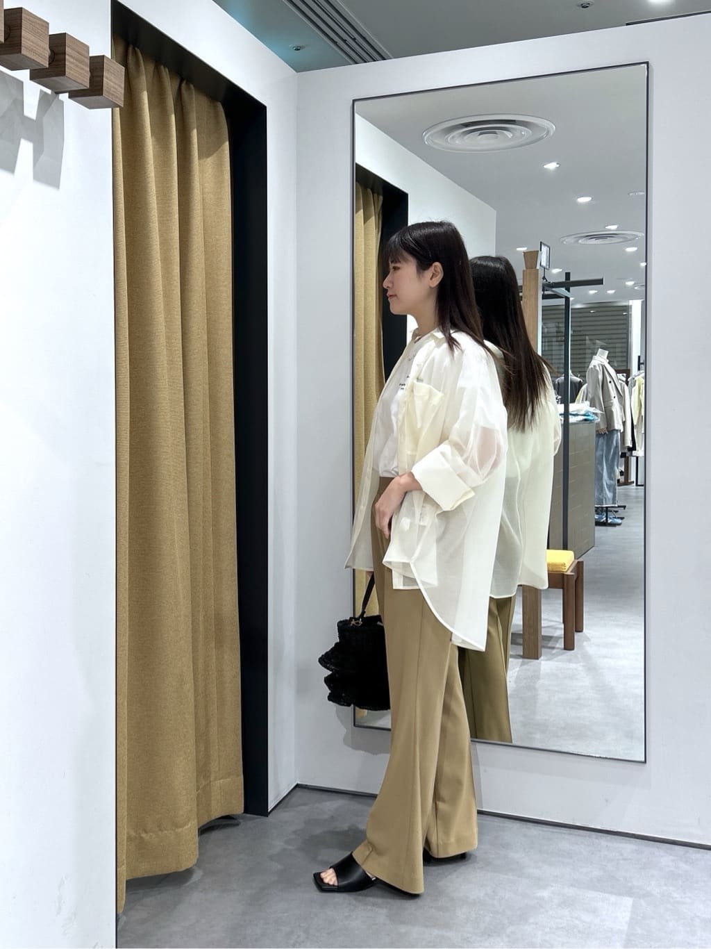 Renoさんの「INDIVI｜【接触冷感】シアーコクーンブラウス」を使ったコーディネート