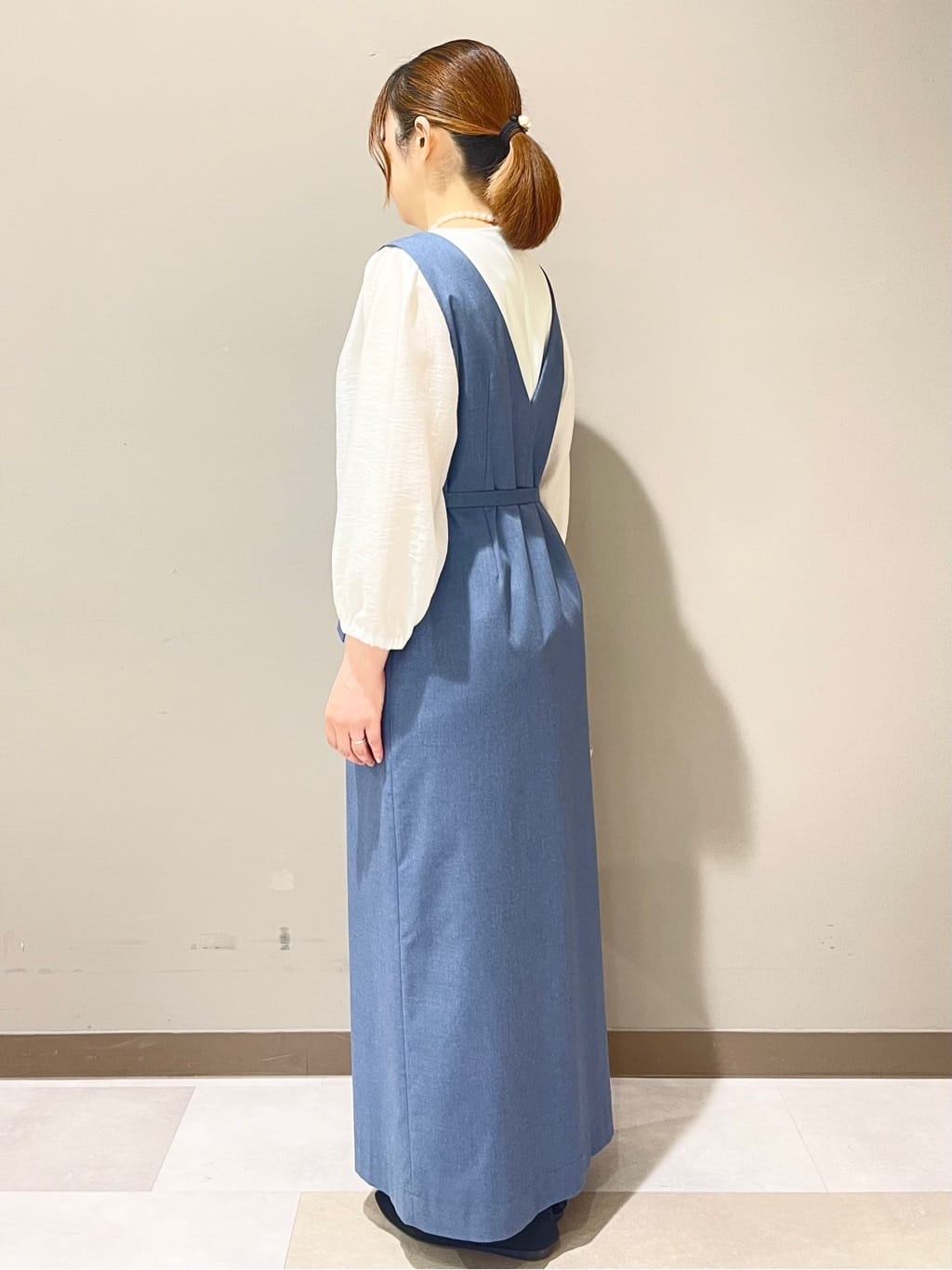 Tomoさんの「UNTITLED｜◆【洗える/袖シアー】ポンチ袖ボリュームトップス」を使ったコーディネート