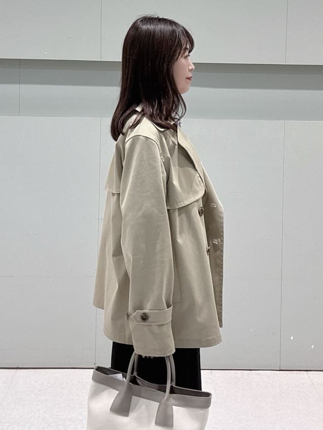 makiさんの「UNTITLED｜【定番人気/はっ水/洗える】タスランショートトレンチコート」を使ったコーディネート