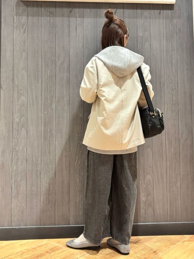 meiさんの「SHOO･LA･RUE｜【S-LL/セットアップ可/イージーケア/UV】オンにもオフにも 軽やかシングルジャケット」を使ったコーディネート