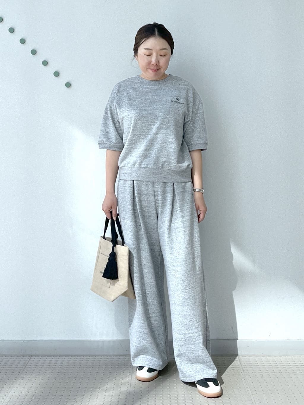 Soeさんの「DRESSTERIOR｜【セットアップ可/ウォッシャブル】ストレッチ裏毛ハーフスリーブプルオーバー」を使ったコーディネート
