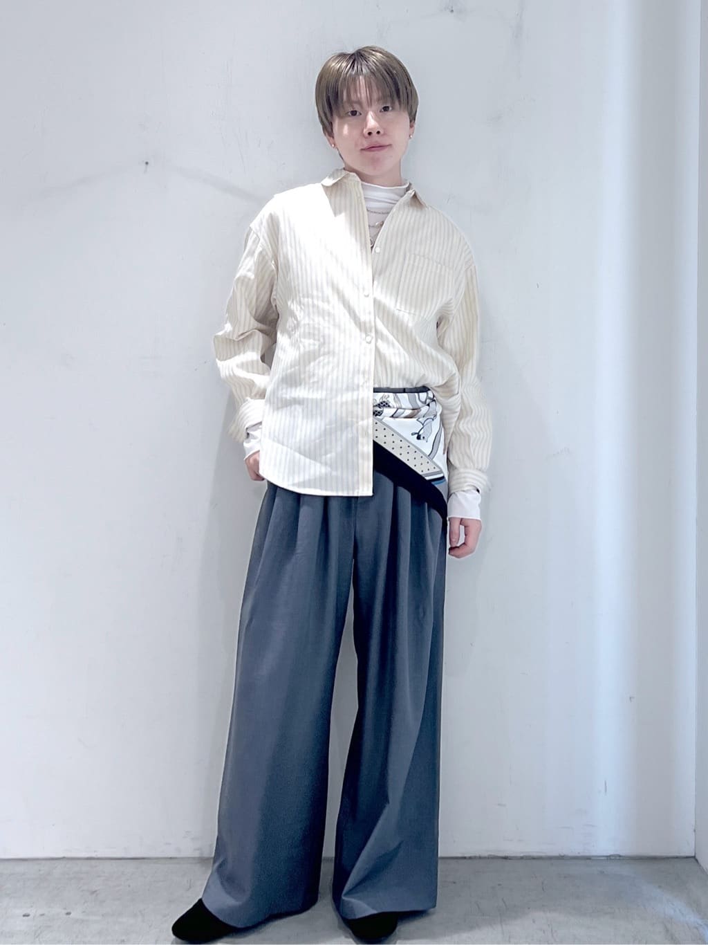 JINさんの「OPAQUE.CLIP｜レギュラーカラーシャツ／ストライプアソート【洗濯機OK】」を使ったコーディネート