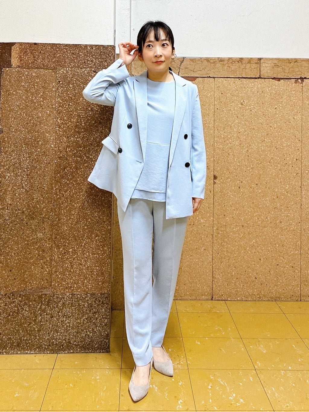 hattoriさんの「INDIVI｜【洗える／UVケア／SETUP可】着る日傘ペプラムブラウス」を使ったコーディネート