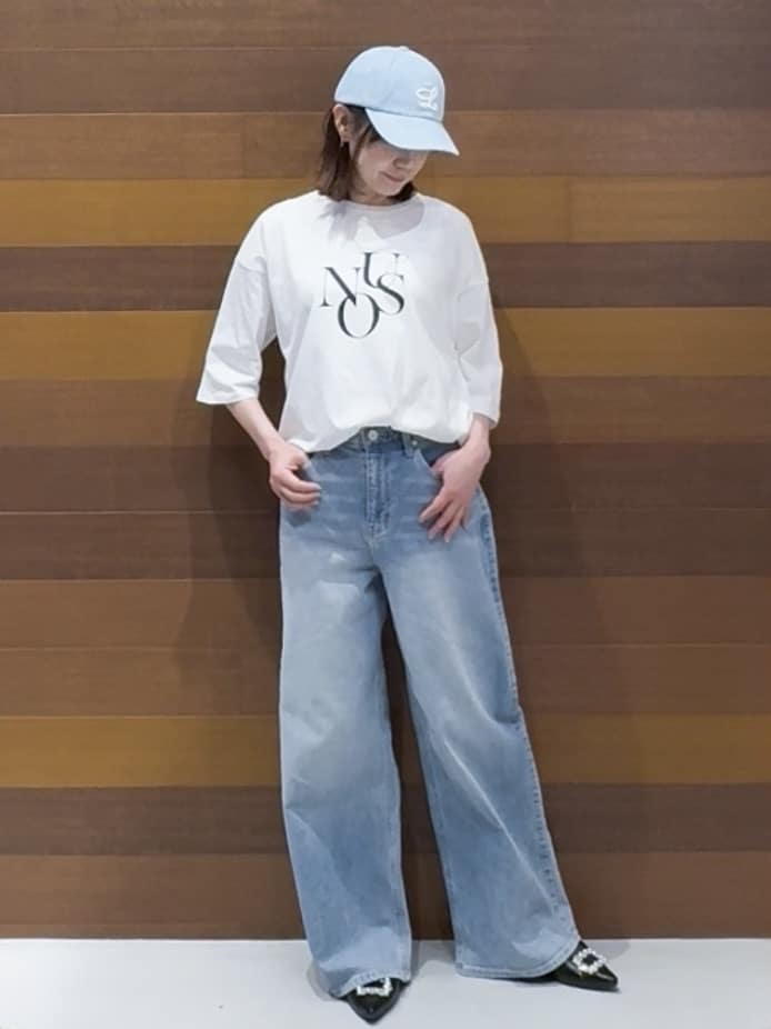 juunさんの「OPAQUE.CLIP｜リラクシーロゴプリントTシャツ【洗濯機OK】」を使ったコーディネート