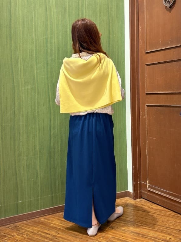 かおりさんの「SHOO･LA･RUE｜【S-LL/7分袖】首元をすっきり魅せる　大人の上品サテンブラウス」を使ったコーディネート