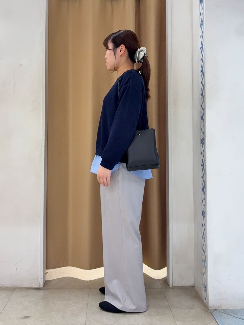 SO(R)Aさんの「SHOO･LA･RUE｜【洗濯機可】1枚でサマ見え ラメニットソー レイヤード風トップス」を使ったコーディネート