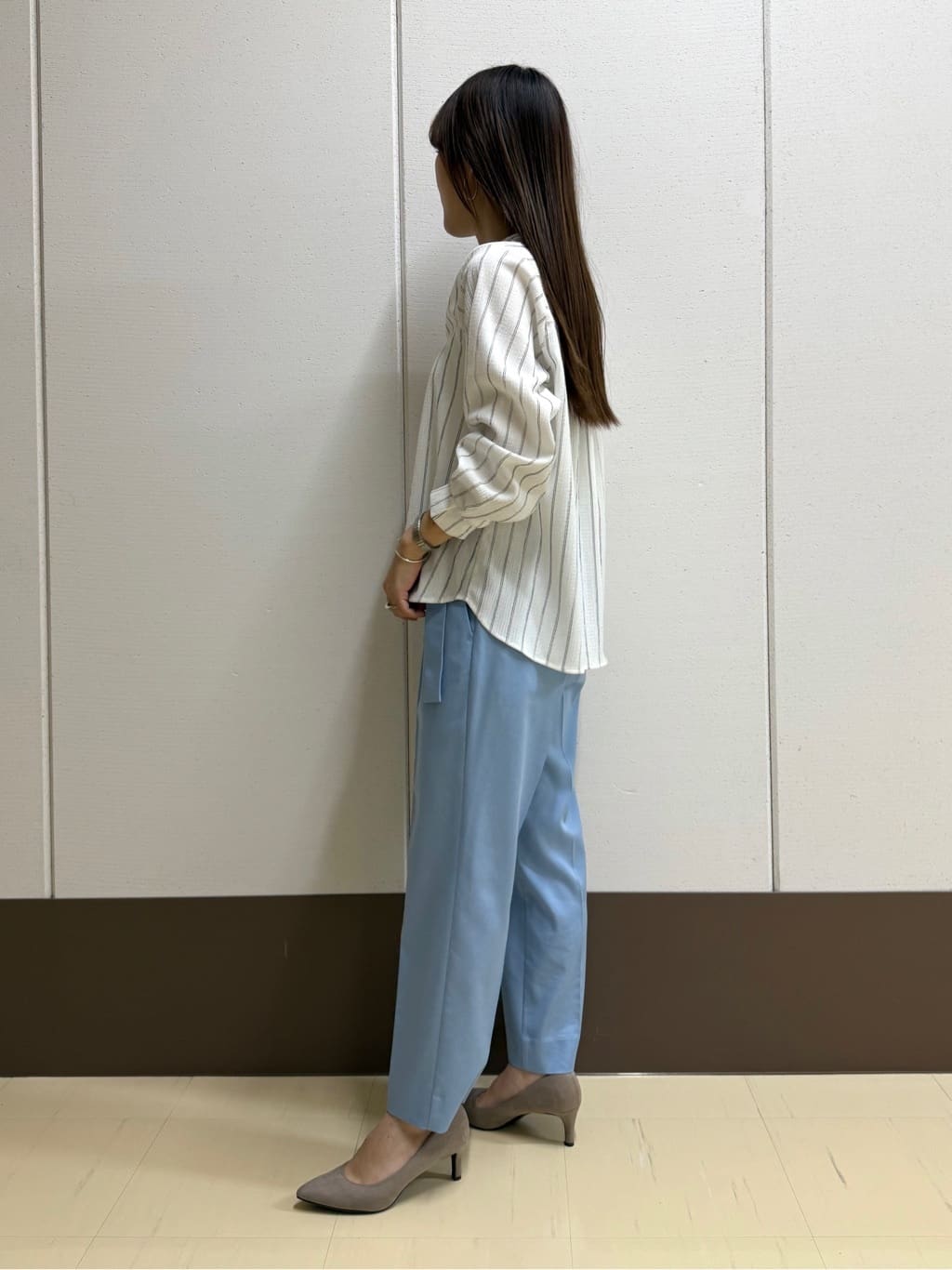 mamiさんの「INDIVI｜【洗える／着心地楽ちん】ブラウス風ストライプカットソートップス」を使ったコーディネート