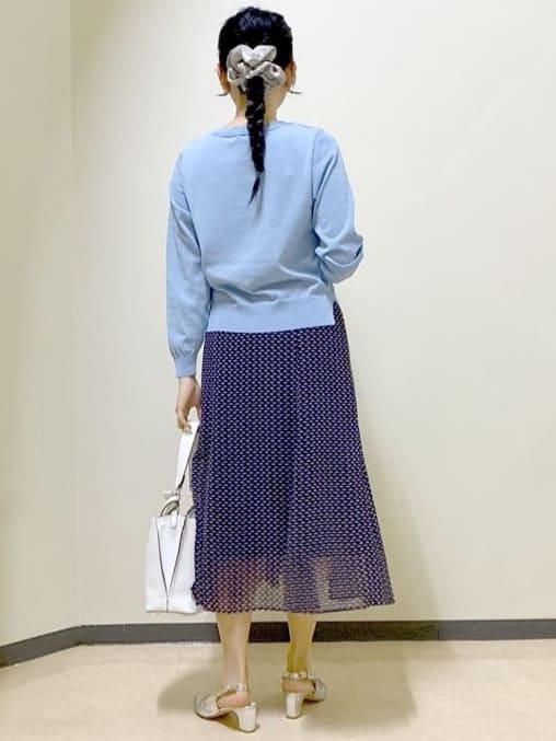  beni_gingerさんの「Reflect｜【WEB先行カラーあり／マシンウォッシュ可／ウエスト総ゴム】コツキ幾何柄ロングスカート」を使ったコーディネート