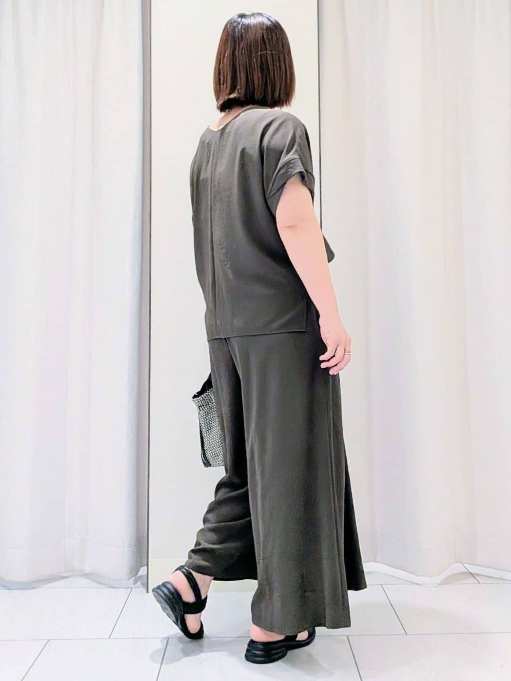 Onumaさんの「UNTITLED｜【セットアップ可/UVカット/前後2WAY】リラクシーフレンチスリーブブラウス」を使ったコーディネート