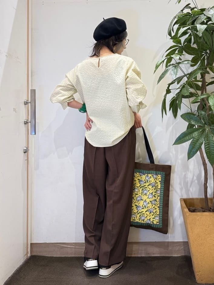 misakiさんの「SHOO･LA･RUE｜【セットアップ可/洗濯機可】上品チェックが好印象 ゆるさら6分袖ブラウス」を使ったコーディネート