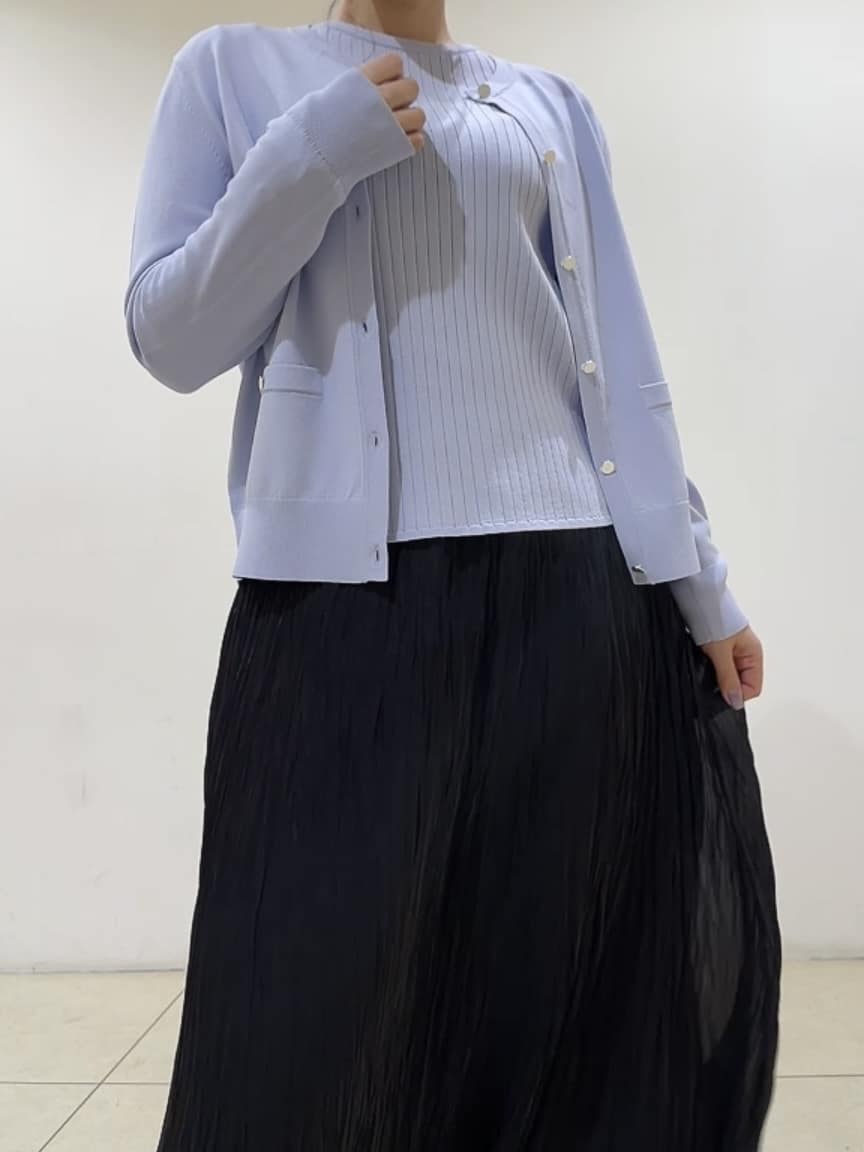 watanabeさんの「UNTITLED｜◆【アンサンブル可/洗える】クルーネックニットカーディガン」を使ったコーディネート