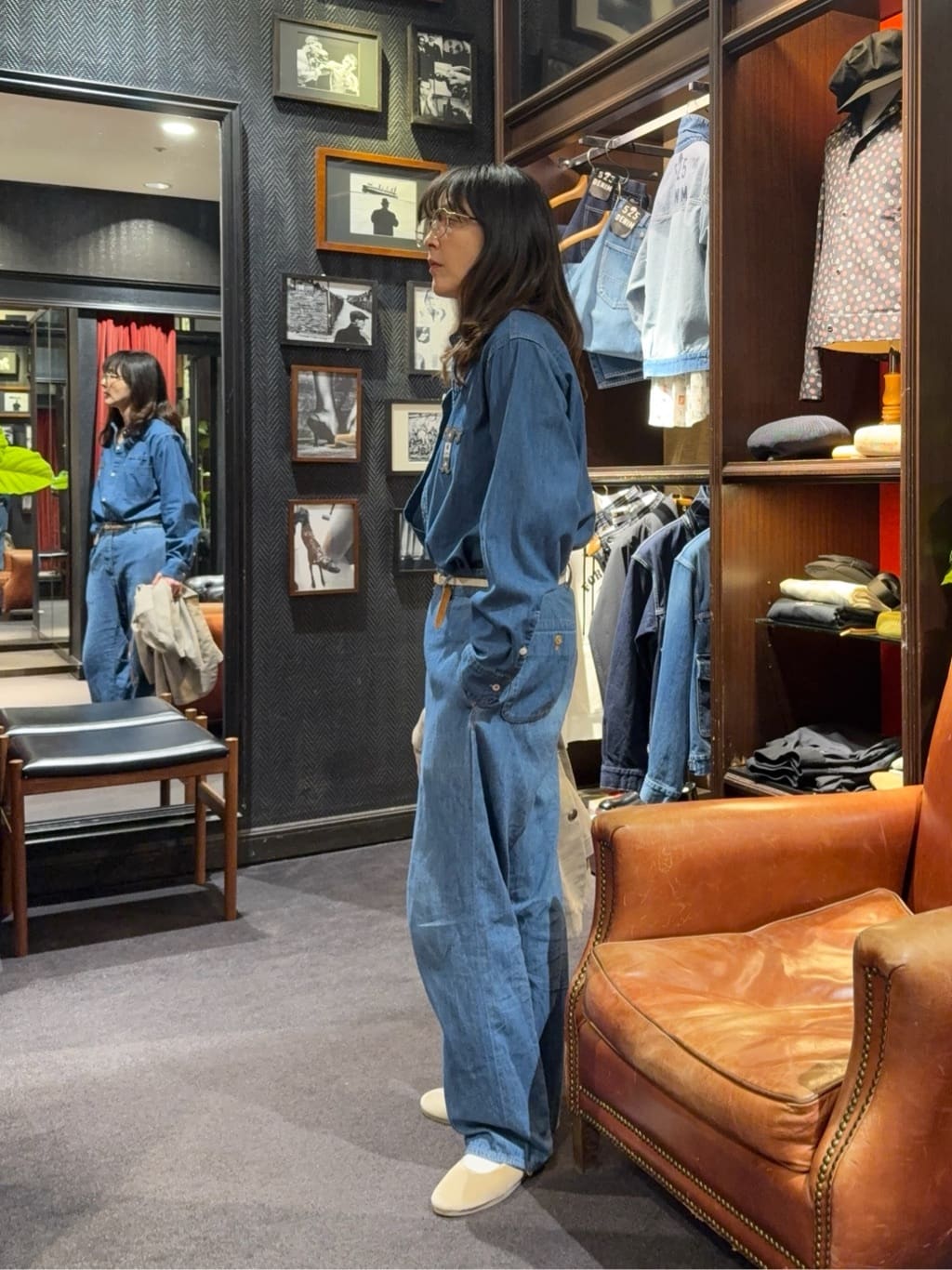 神野（jinno）さんの「TAKEO KIKUCHI｜【BOWLER HAT LABEL】Tエンブレム デニムシャツ」を使ったコーディネート