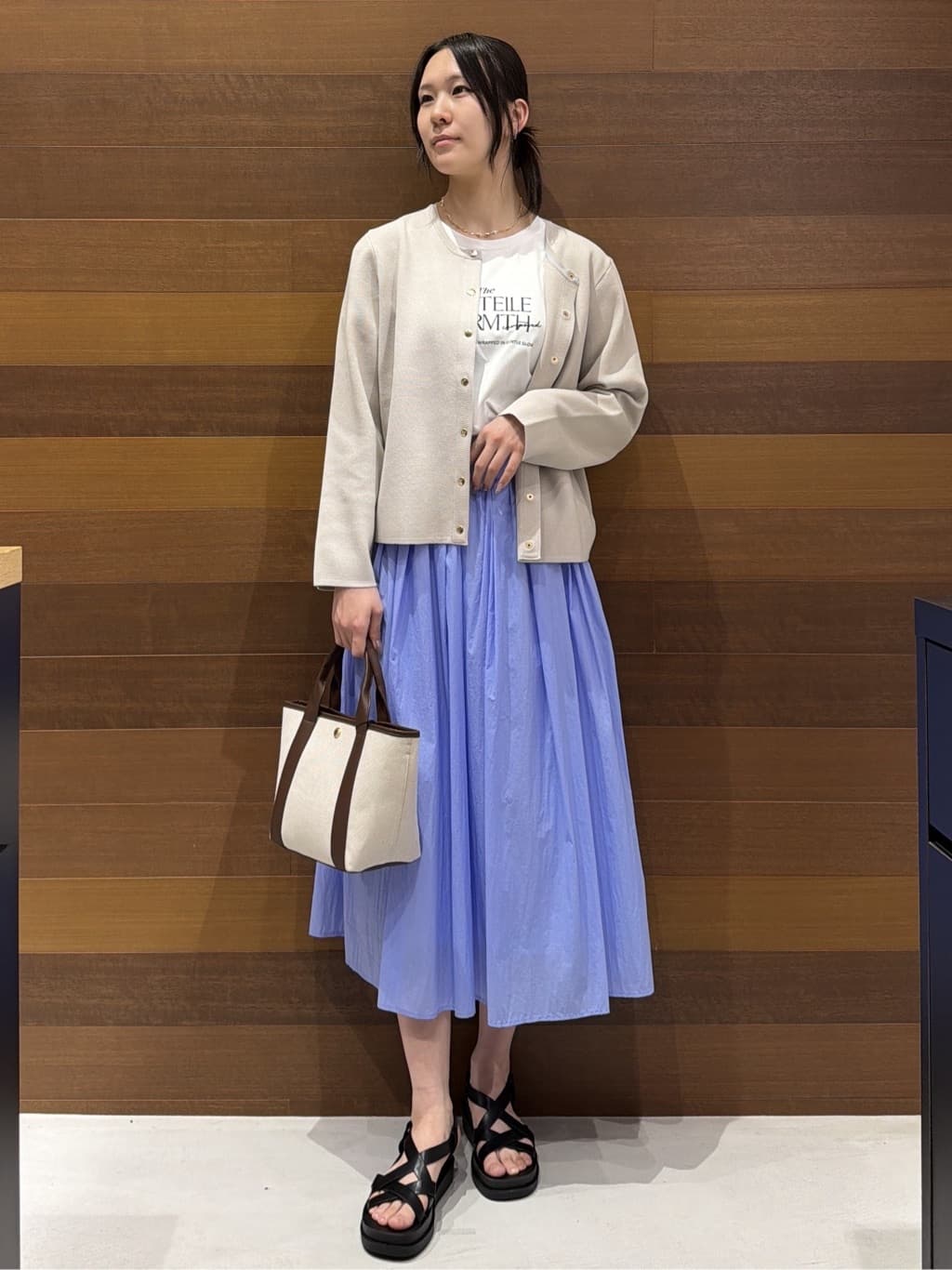 さやさんの「OPAQUE.CLIP｜ロゴプリント＆刺繍Tシャツ【洗濯機OK】」を使ったコーディネート