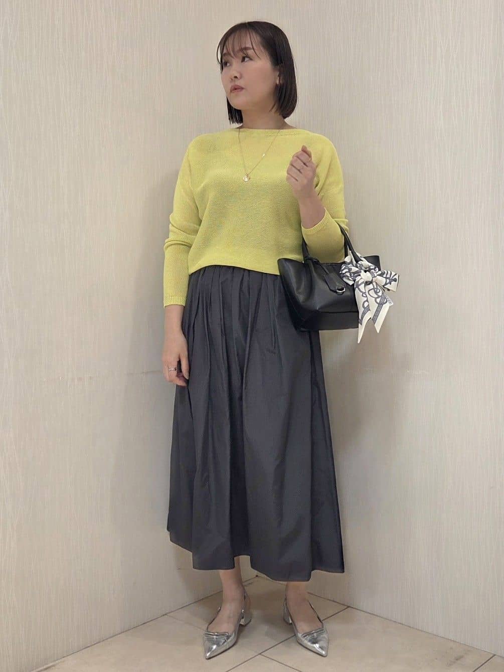 naokoさんの「UNTITLED｜【8色展開/程よい透け感】ドライタッチボートネックニット」を使ったコーディネート